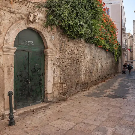 Luxury Santa Teresa Old Town شقة *