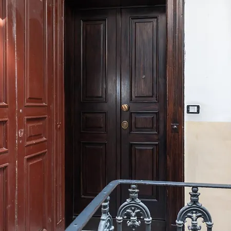 Luxury Santa Teresa Old Town شقة