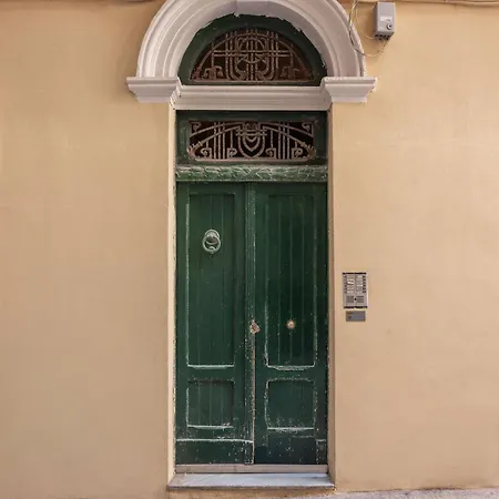 Luxury Santa Teresa Old Town شقة *